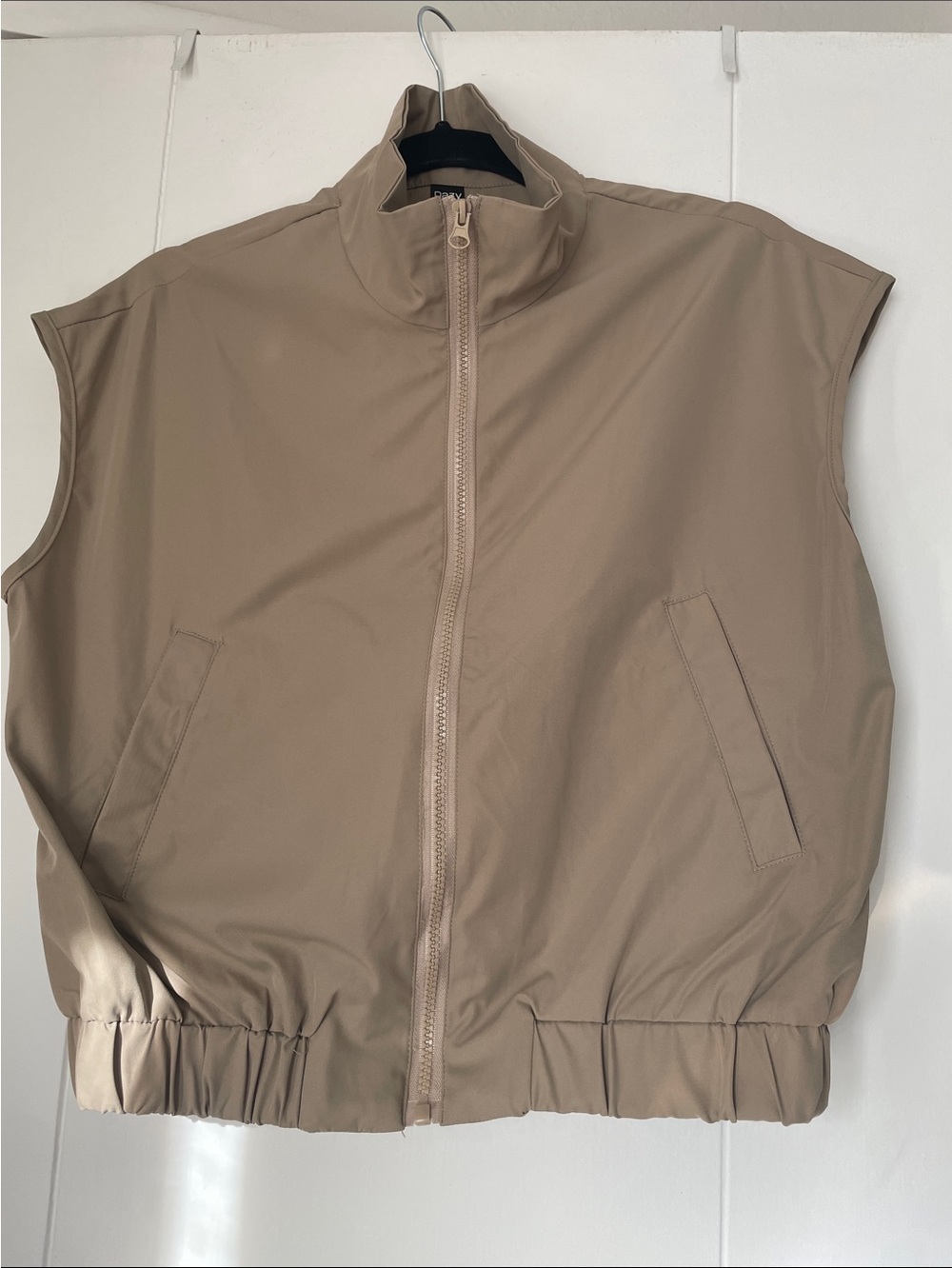 Sleeveless Zip-Up Windbreaker Vest in Taupe